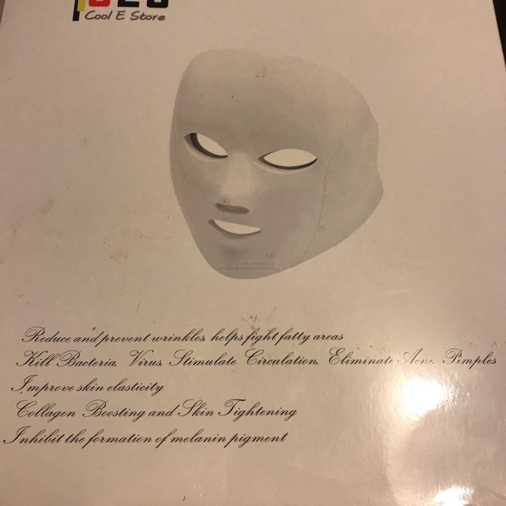 LED light skin care mask